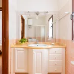 Molara Ichnos House בית נופש *