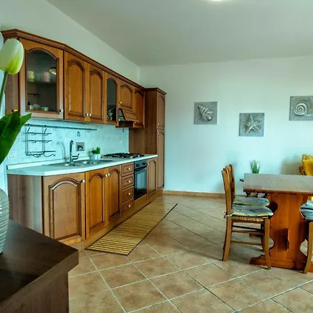 Molara Ichnos House Holiday home *
