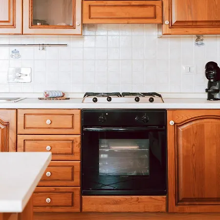 Molara Ichnos House בית נופש *