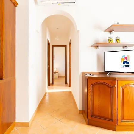 Molara Ichnos House בית נופש