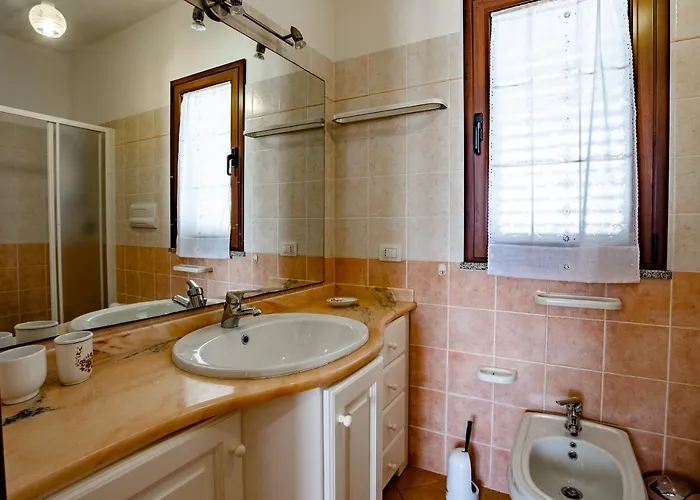 Molara Ichnos House Nyaraló *